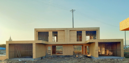 Casa unifamiliar construída em LSF e placas OSB
